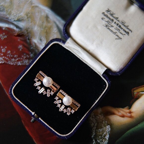 New 18K Yellow Gold Silver Needle Pearl Scallop Stud Earrings - Picture 3 of 5